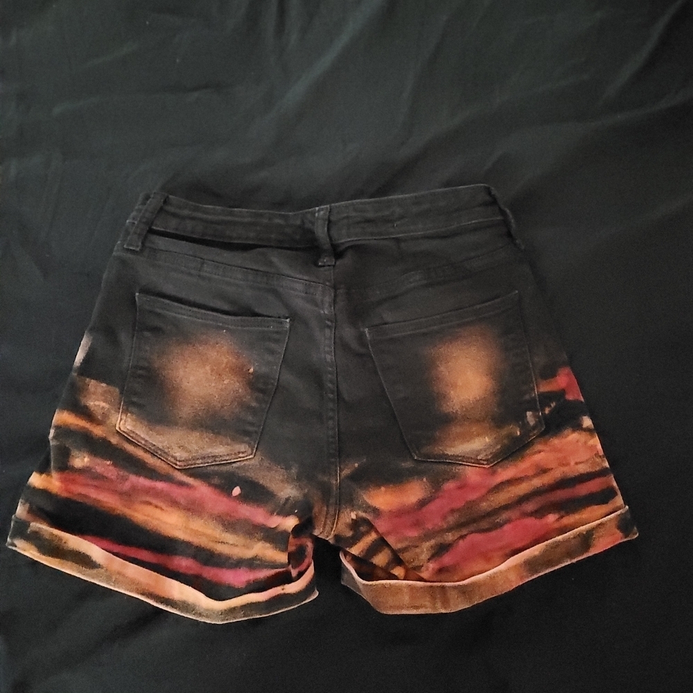 Universal Thread Black, Orange-Red Shorts w. Artistic Reverse-Dye Sz 6/28 - Picture 2 of 10